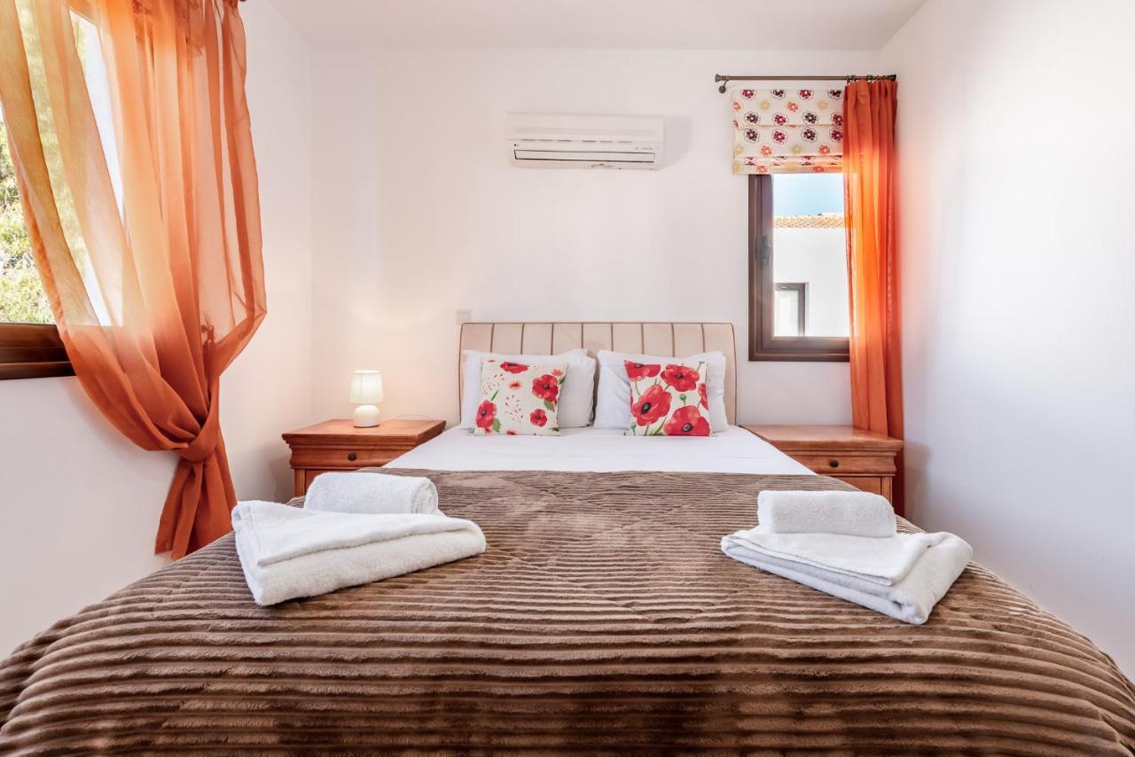 Sea Front Oceanus H2 By Ezoria Villas Ayia Napa Exterior photo